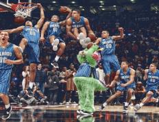 开云体育入口-当总决赛出现时间裂缝，勇士力克猛龙之夜，东契奇如何跨时空接管比赛