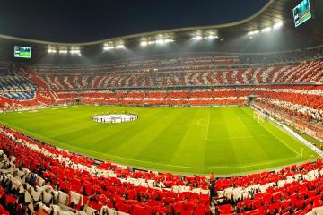 开云平台-横扫的残酷与火焰的尊严，当伦纳德燃尽自我，雄鹿映照篮球哲学