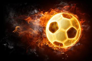 开云体育官方网站-双雄棋局与橙色幽灵，当法拉利精确制导阿斯顿马丁