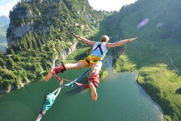 开云体育app-东方德比惊现盗火者，波尔点燃赛场，日本队险胜背后的文化燃烧