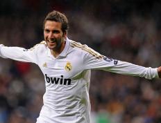 开云下载-珠江畔的跨洋绝杀，易建联一球定音，点燃中美篮球传奇夜