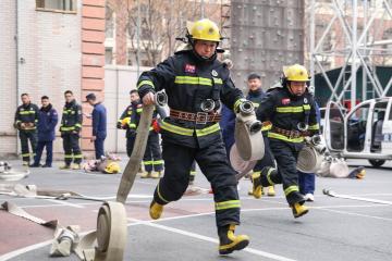开云APP-各队精心准备，备战比赛兢兢业业