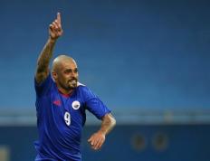 开云体育-外线射手持续发威，半场取得领先优势