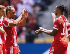 开云体育下载-拜仁慕尼黑击败马赛，莱万多夫斯基上演帽子戏法