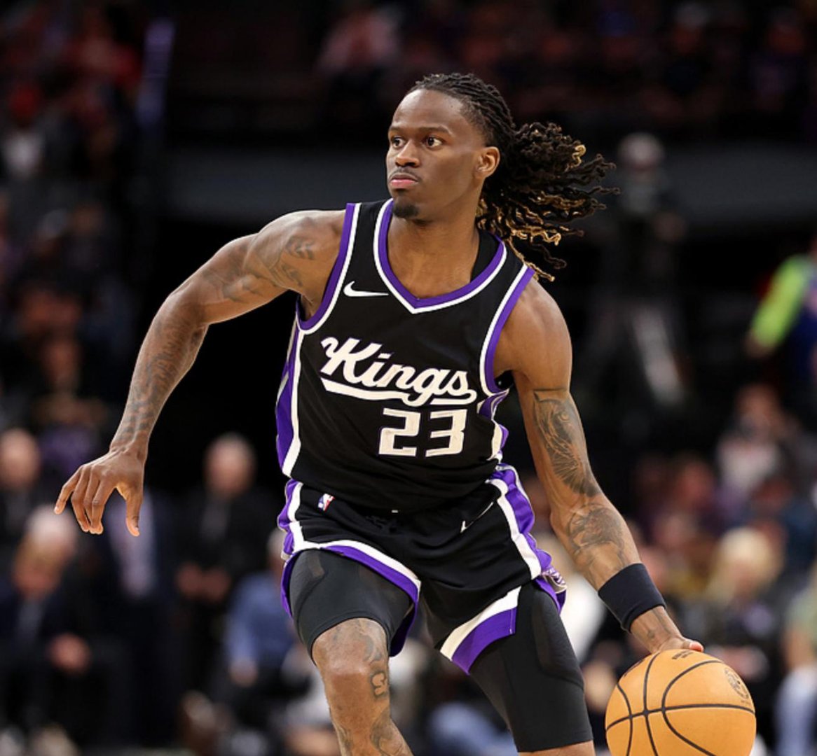 开云平台-雄鹿险胜新疆队,西亚卡姆高光表现的简单介绍