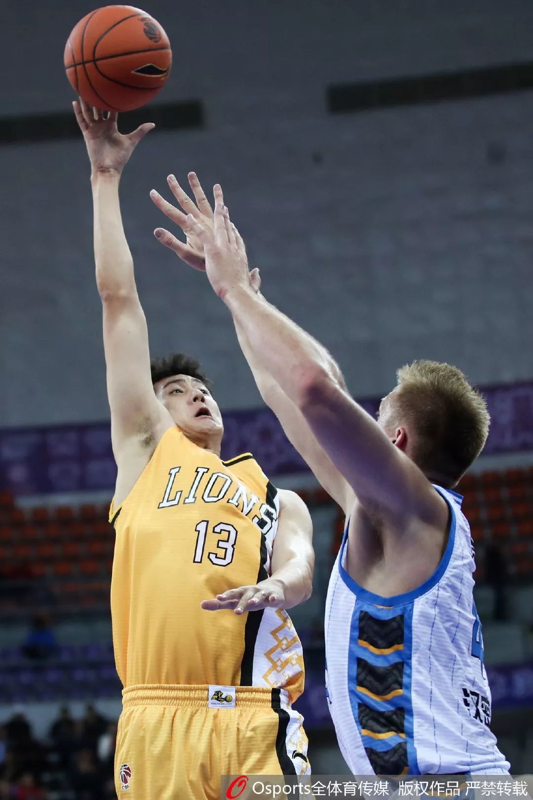 开云体育下载-雄鹿力克浙江队,胡金秋关键制胜的简单介绍