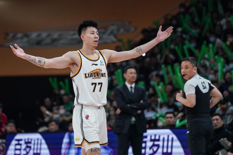 开云APP-步行者逆转广州队，张镇麟高光表现的简单介绍